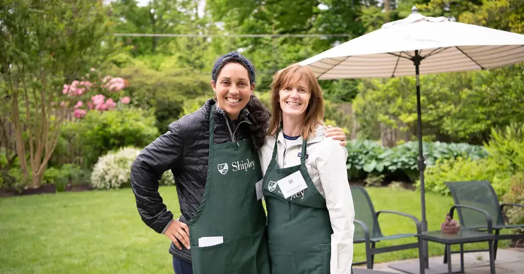 Alumni students doing garden event 